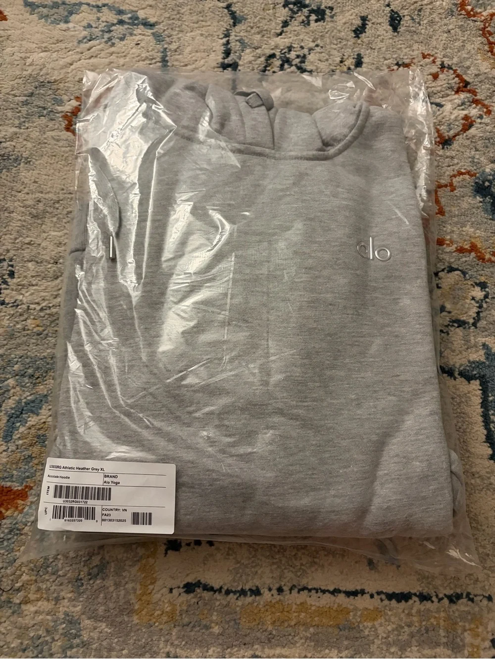 NWT Alo Yoga Accolade Hoodie Athletic Heather Grey